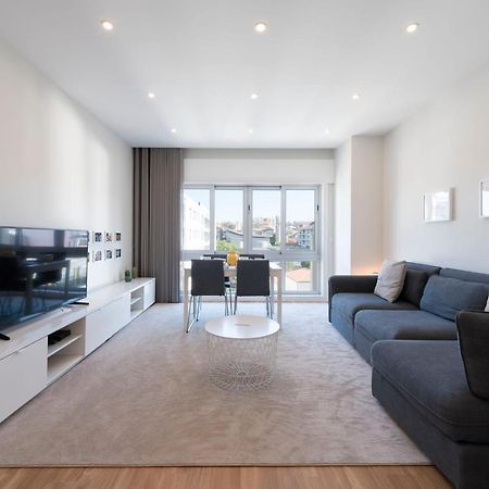 Lovelystay - Downtown Modern 2Br Flat With Free Parking Порту Экстерьер фото
