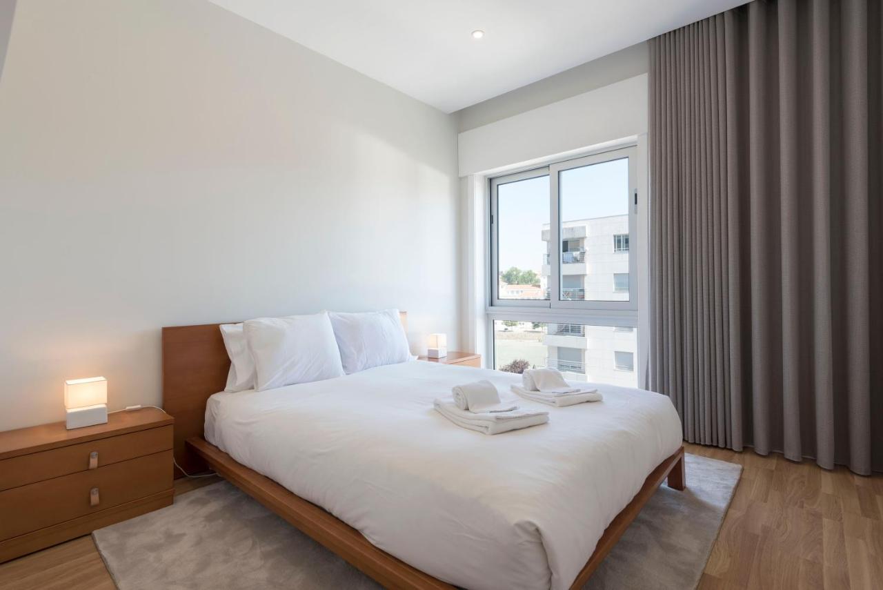Lovelystay - Downtown Modern 2Br Flat With Free Parking Порту Экстерьер фото