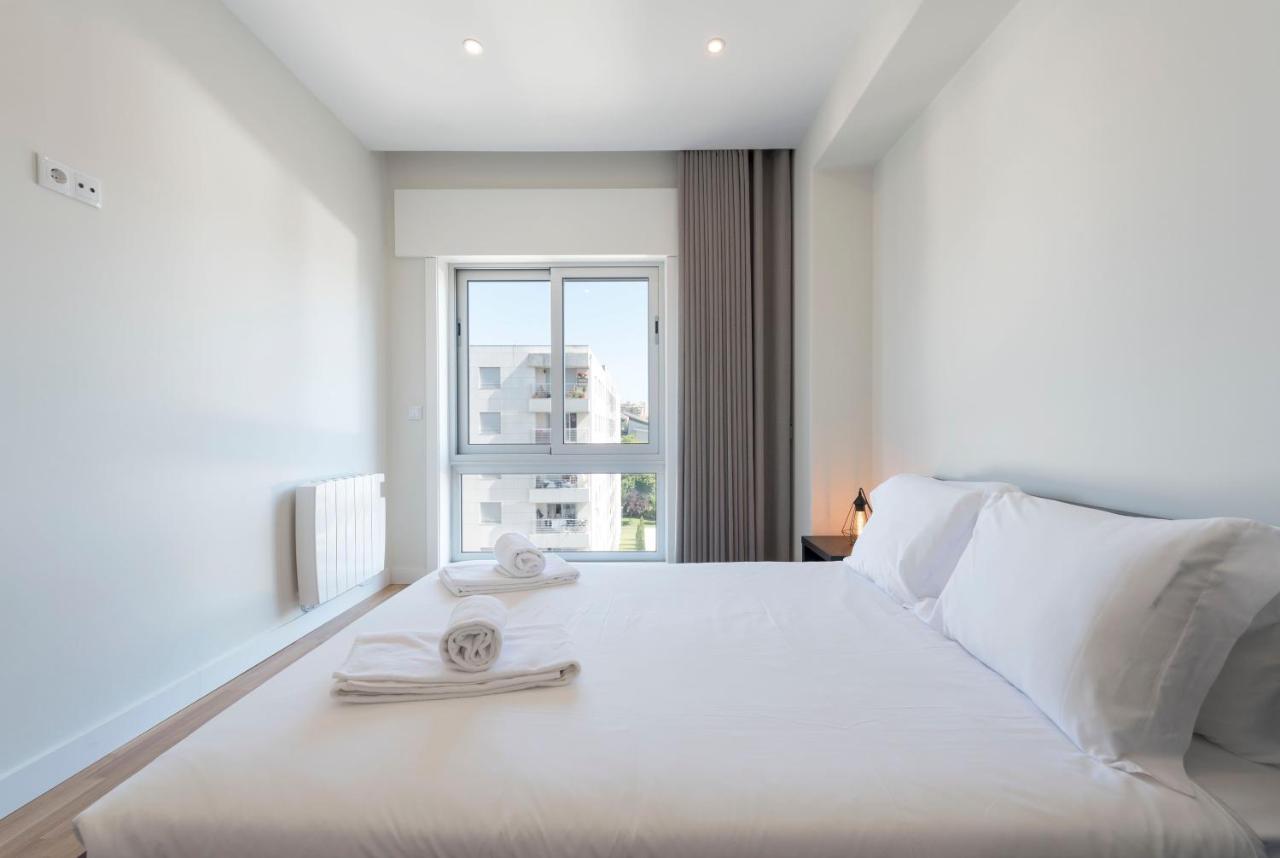 Lovelystay - Downtown Modern 2Br Flat With Free Parking Порту Экстерьер фото